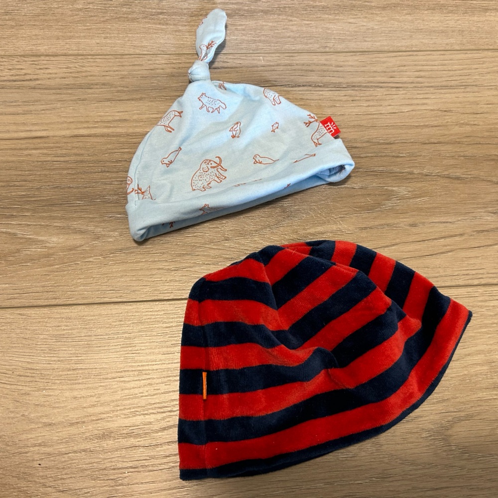 EUC Lot of 2 Baby Hats - 0-3 months & 6 months